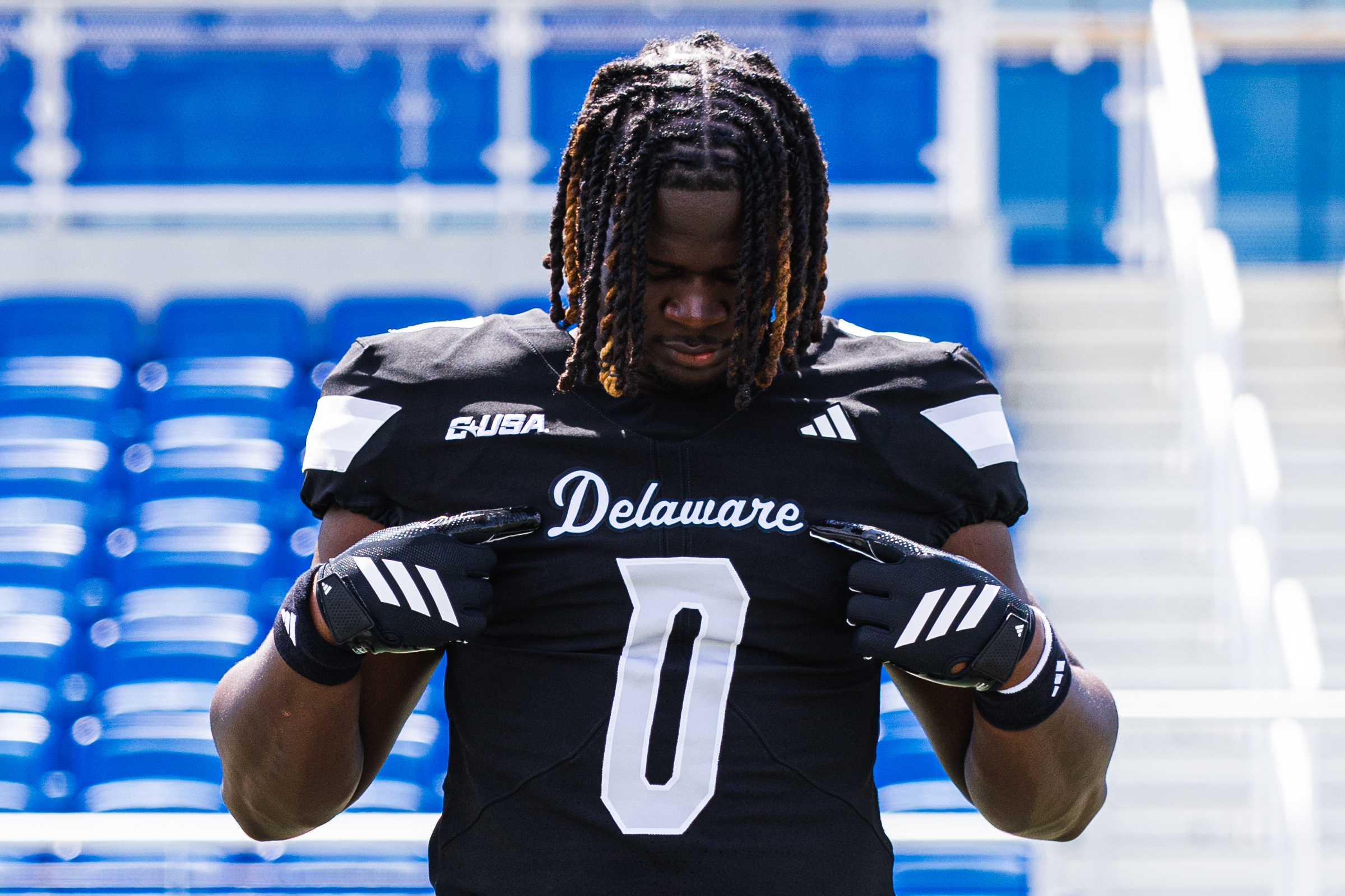 Iona Prep (New York) defensive lineman Austin Farrell committed to Delaware