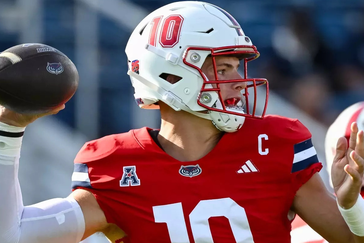 Florida Atlantic quarterback Caden Veltkamp